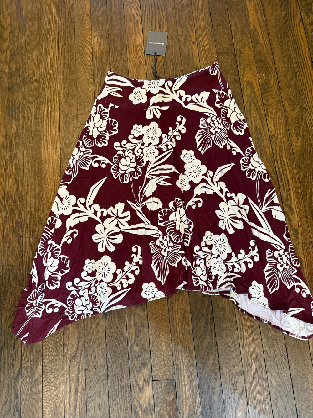 Tommy Bahama Maroon and Cream Floral High-Low Skirt XS New with Tags - Picture 2 of 6